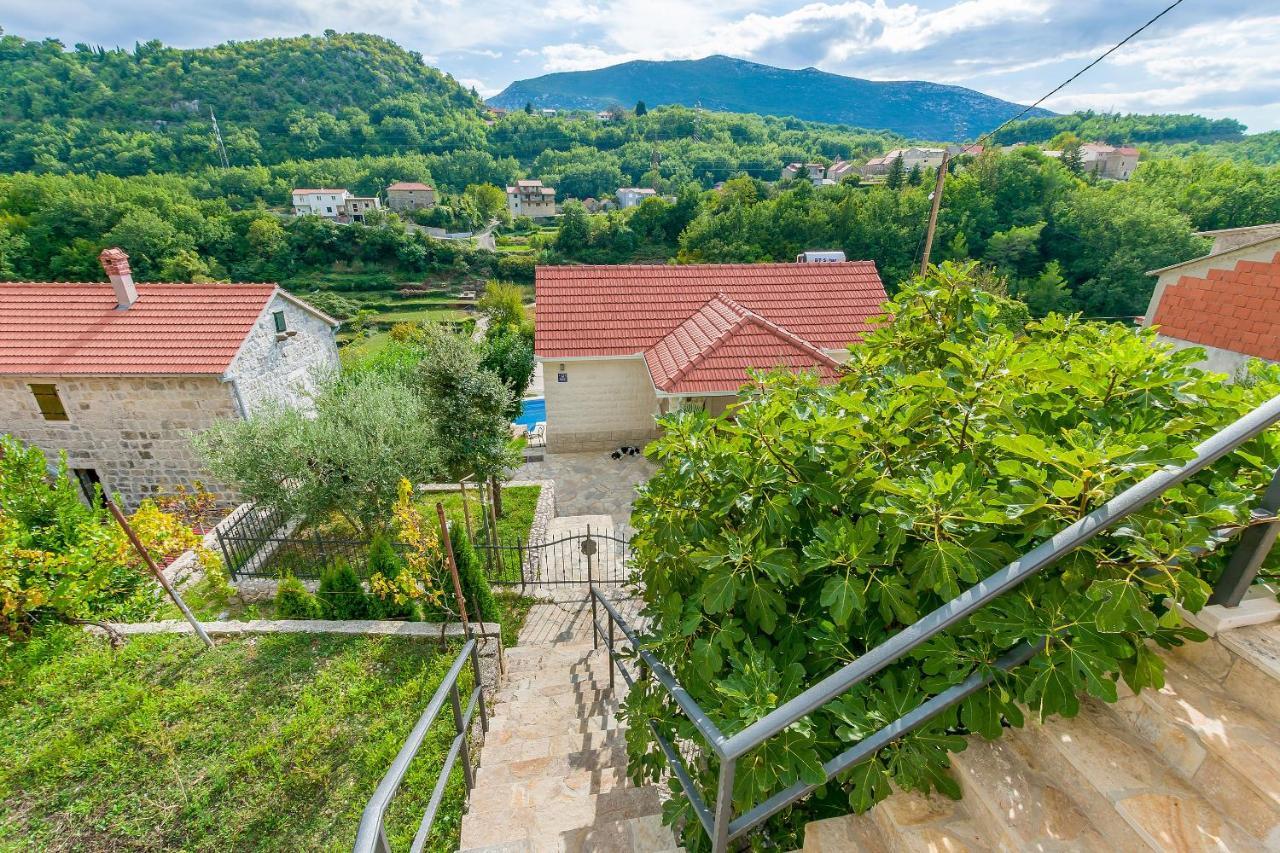 Villa Holiday Home Zvecanje Exterior foto